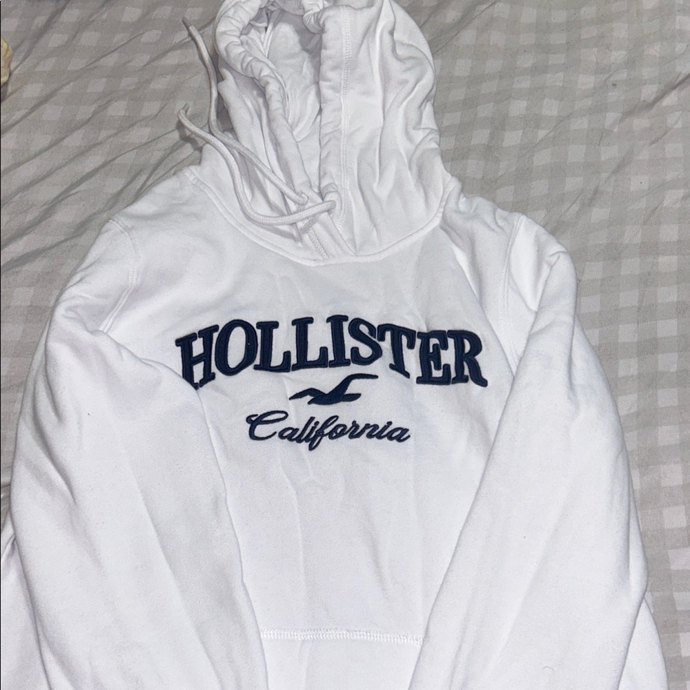 Hollister White Pullover Hoodie